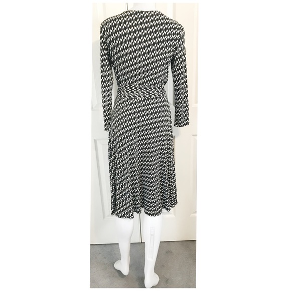 Donna Morgan, Long Sleeve, Wrap Style Shift Dress - Picture 2 of 7